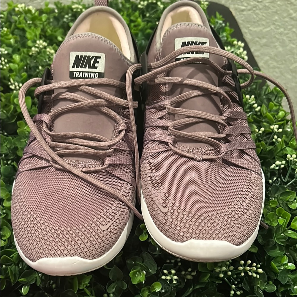 Nike Pink Athletic Shoes Breathable Mesh Design